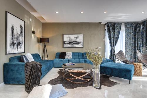 Villa Orion - Private Heated Pool, Sauna & Jacuzzi