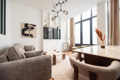 Spacious Apartment in Paris with AC