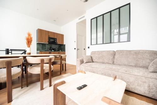 Spacious Apartment in Paris with AC