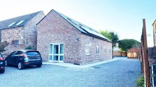 Apple House mews photo 14