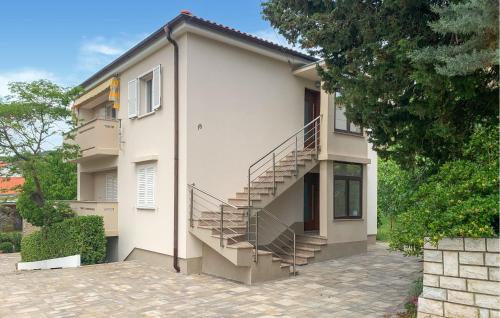 2 Bedroom Nice Apartment In Baska