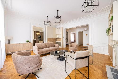 Amazing Apartment # Champs Elysées # Paris 8 # AC