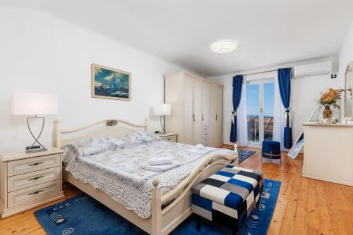 Domagoj boutique apartmants with heated swimming pool