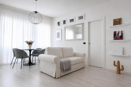 The Boutique Houses - Navigli - Tram 2 Direct to Duomo - Milan City Center