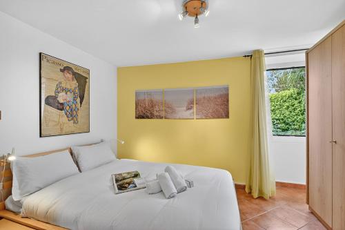 Casa Berta Brissago 2 with Balcony for Six - Happy Rentals