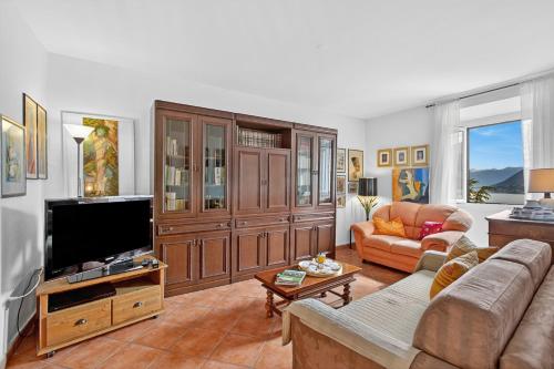 Casa Berta Brissago 2 with Balcony for Six - Happy Rentals