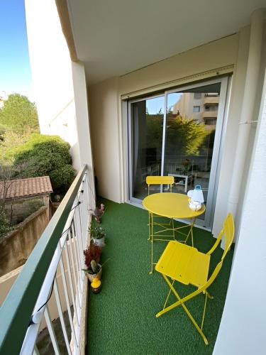 Appartement with balcony & Parking