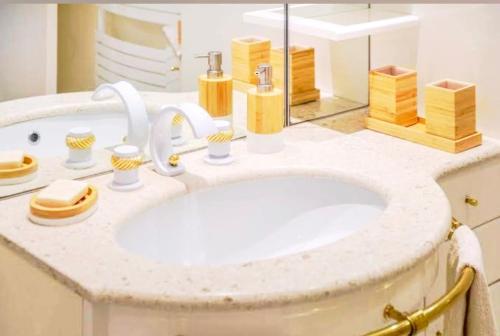 Rare in Cannes, quiet apartment for 4 people, garden, parking