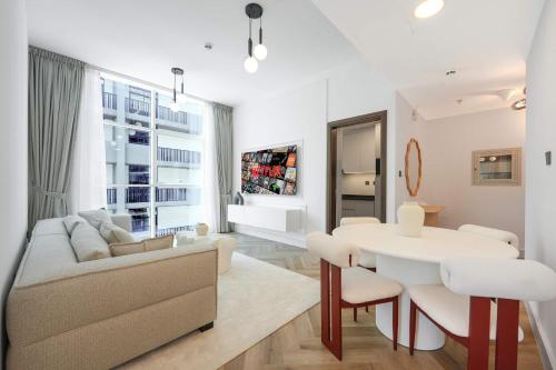 Elegant new 1BR in Arjan with Rooftop Pool