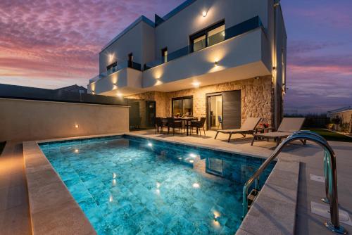 Seaview Villa Sal with pool, jacuzzi and sauna