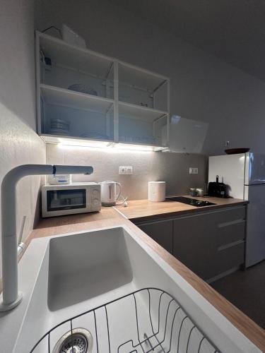 85 Urban Suites