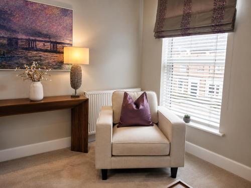 Lucy's Lodge- Most Stylish Apartment On Vibrant Bishy Road with Free Parking photo 11