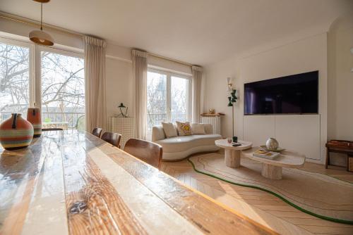 Luxury Apartment in Paris by Eiffel Tower