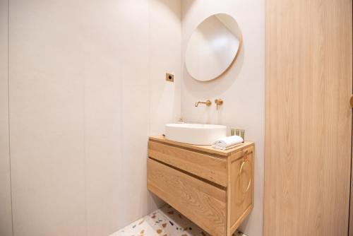 Luxury Apartment in Paris by Eiffel Tower