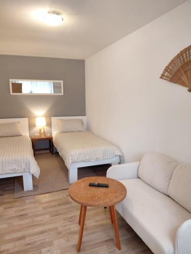 Studio Luce with shared pool sami-basement