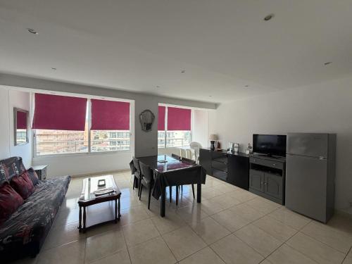 Charmant appartement 1 chambre avec piscine & jardin à Roses Santa-Margarita