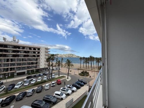 Charmant appartement 1 chambre avec piscine & jardin à Roses Santa-Margarita