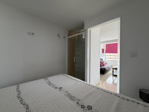 Charmant appartement 1 chambre avec piscine & jardin à Roses Santa-Margarita