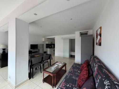 Charmant appartement 1 chambre avec piscine & jardin à Roses Santa-Margarita