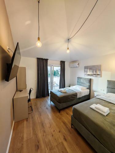 ''Bjonda'' Big Family Apt - 3 bedroom - 2 large balconies