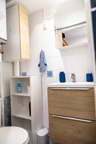 escapade marine, studio rénové avec extèrieur à deux pas de la plage