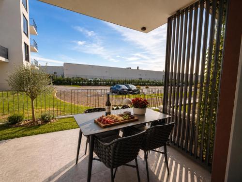 Hugo Luxury Umag - New Apt with Garden & Parking