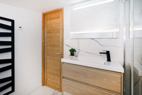 Spacieux et beau duplex au pied des pistes et centre station avec balcon