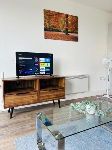 Modern 2BR Sleeps 4 Easy Access to City Centre photo 6
