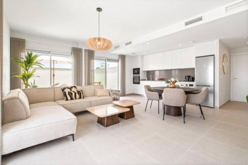 Penthouse with sea and mountain view - pool and terrace