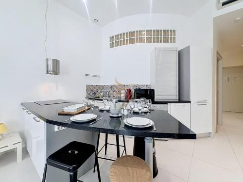 URBAN 94 WIFI CLIM 4 PERSONNES FREJUS