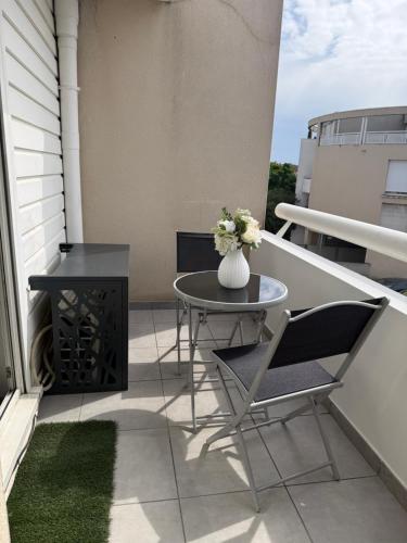 T4 design lumineux climatisé avec balcon & suite
