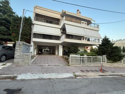 AB Modern Residence 2 Bedroom Apartment with Private Parking