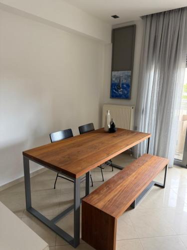AB Modern Residence 2 Bedroom Apartment with Private Parking