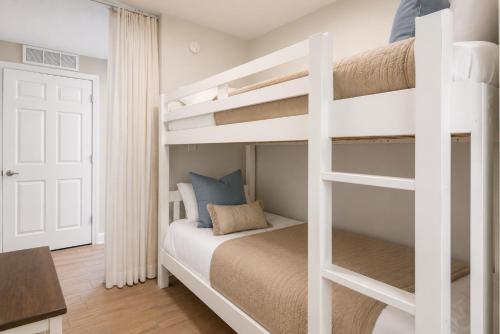 Twenty First Gulf Front 3BR 3BA Sleeps 8 Panama City Beach photo 34