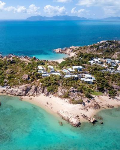 Whitsunday Sands Resort — Beach