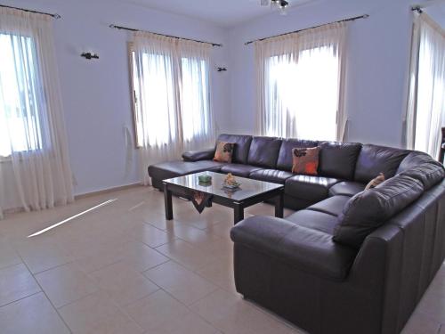 Posezení v ubytování Eliofos Luxury Villa