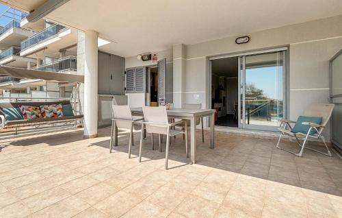 Cozy Apartment In Denia With Wifi