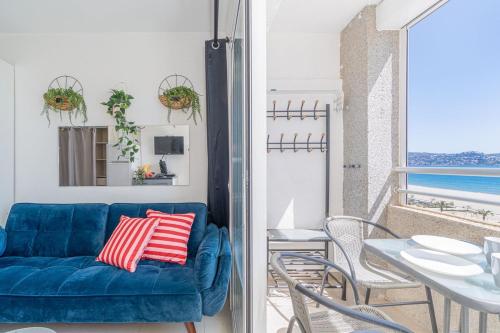 Beachfront Cozy appartment with Sea Views