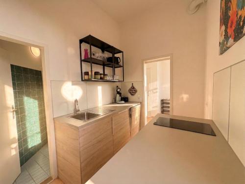 Spacious 2 bedrooms, 2 TVs - T10
