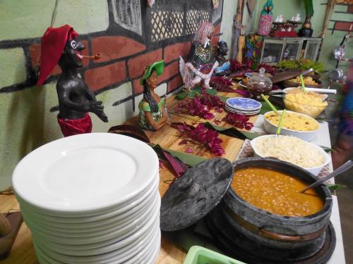 Sao Benedito do SulにあるPousada Recanto Verdeの皿盛り