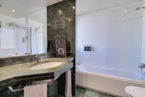 Koupelna v ubytování Hotel Barcelona Universal