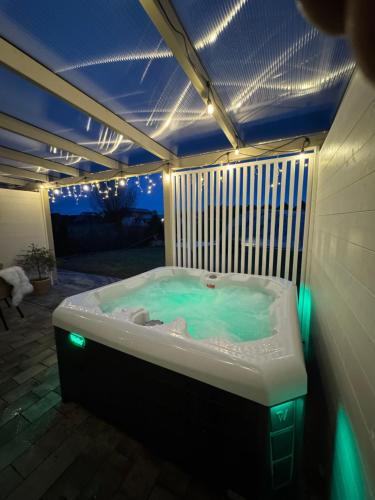 KORALIA Domki StandardPlus JACUZZI na wyłączność, BASEN