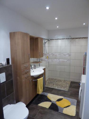 Ένα μπάνιο στο Ferienwohnung Kasbacher