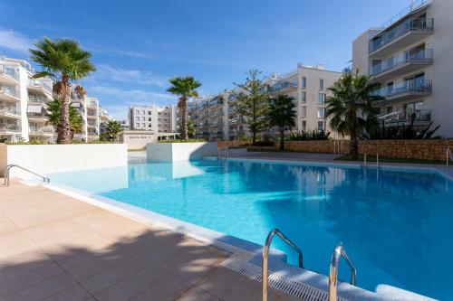 Marina Real II, fabuloso apartamento by Bookindenia