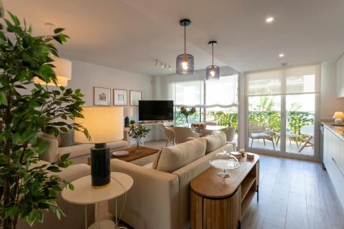 Marina Real II, fabuloso apartamento by Bookindenia