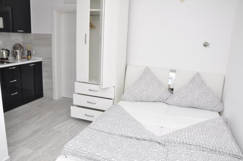 Gallery image of Villa Medusa Apartments in Dobra Voda
