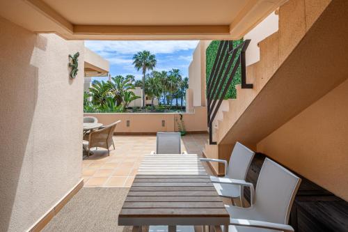 Sunny Sea Oasis - Estepona
