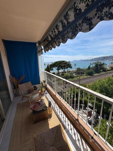 Studio moderne, proche plage, climatisation photo 13