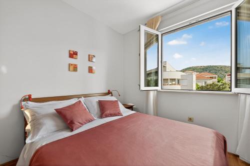 Ban Apartment