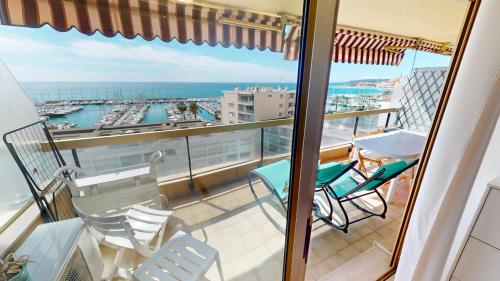 74E - Beau 2Pavec grande terrasse et magnifique vue mer
